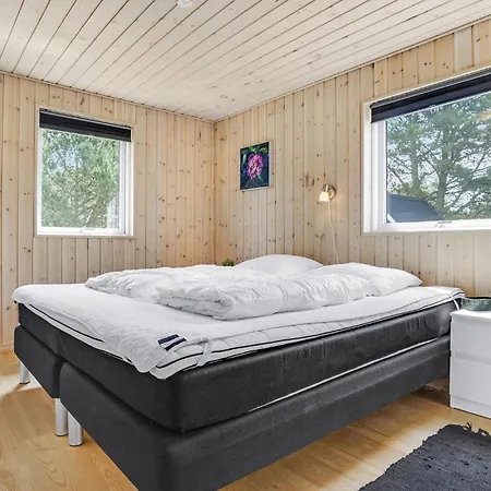 Awesome Home In Ebeltoft With Sauna