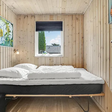 펜션 Awesome Home In Ebeltoft With Sauna