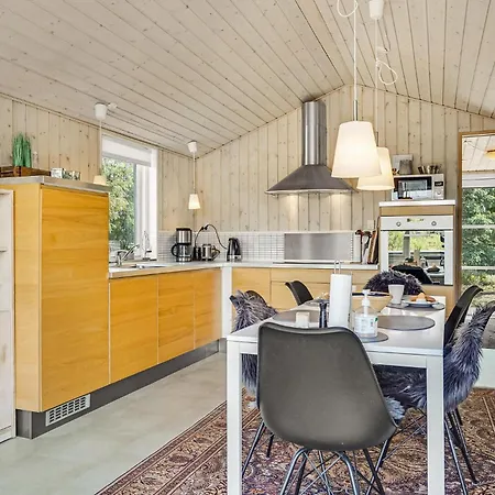 Awesome Home In Ebeltoft With Sauna * 에벨토프트