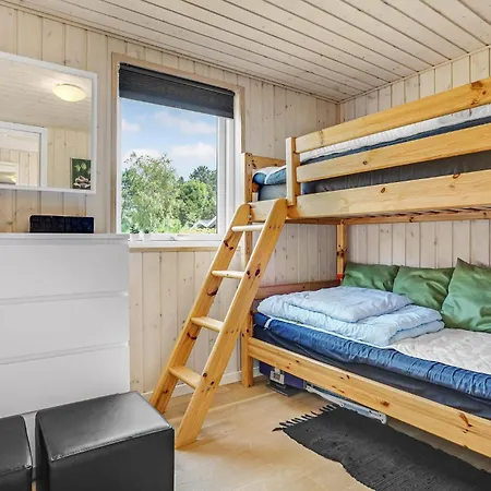 Awesome Home In Ebeltoft With Sauna 에벨토프트