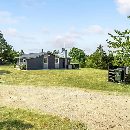 Awesome Home In Ebeltoft With Sauna *