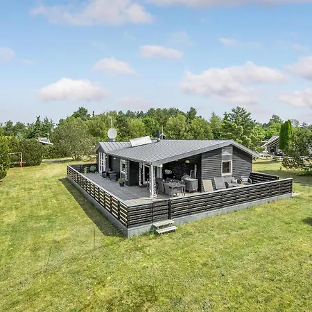 Awesome Home In Ebeltoft With Sauna 펜션 *